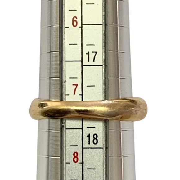 Womens Ring - “V” Maker’s Mark, No Precious Metals or Stones Jewelry Size 7.25 - Picture 4 of 9